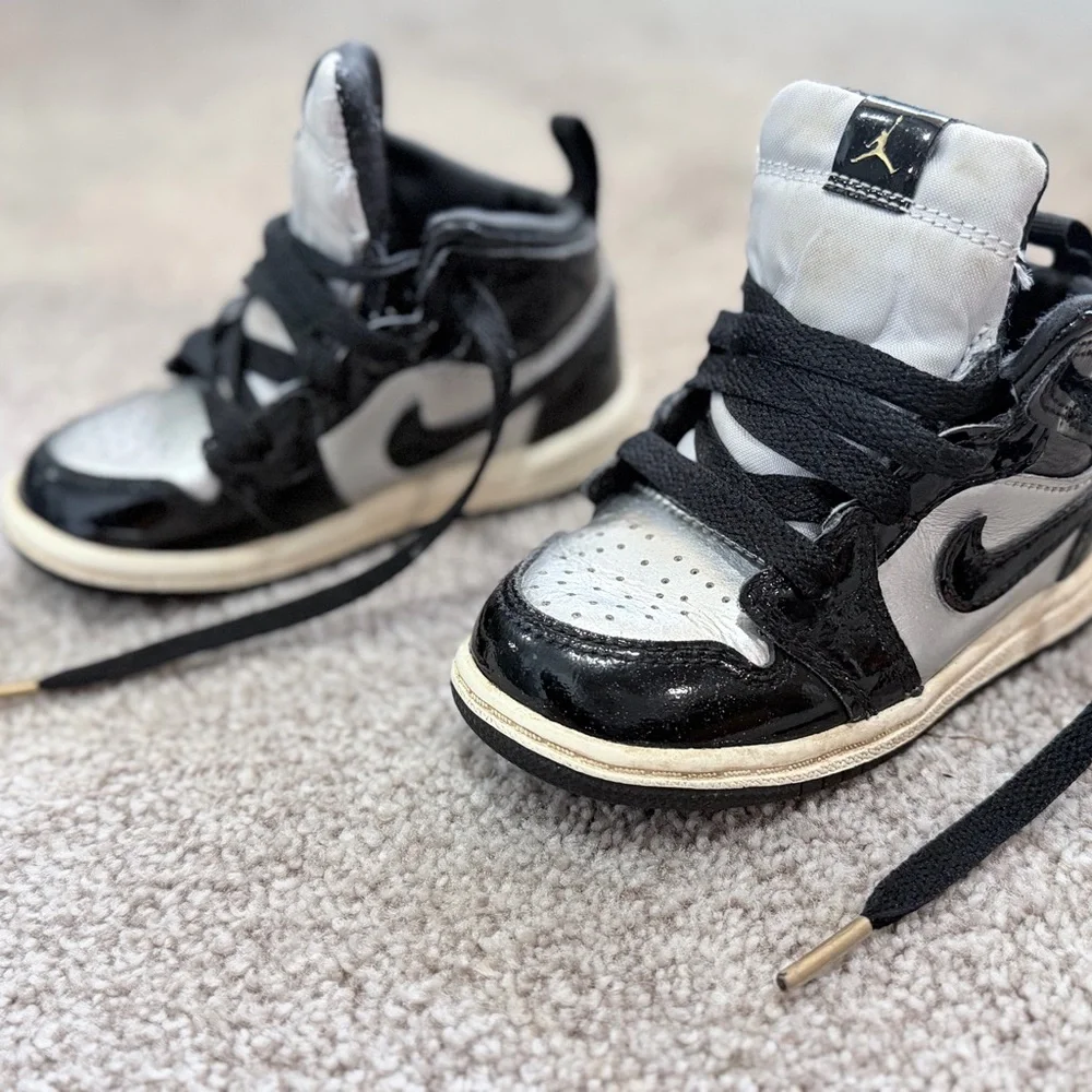 Nike Air Jordan 1 Mid SE Toddler shoes